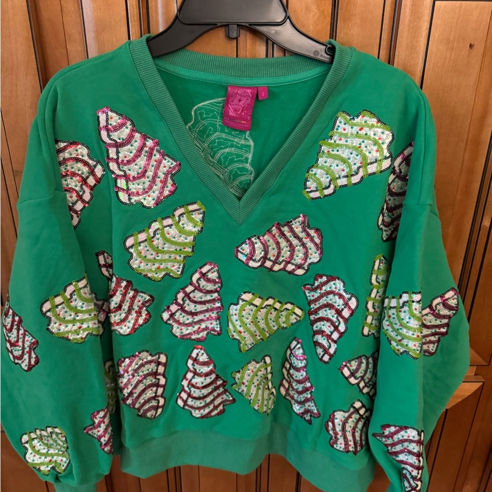 QUEEN OF SPARKLES Green V-Neck Sweater with Sequin Tree Patterns